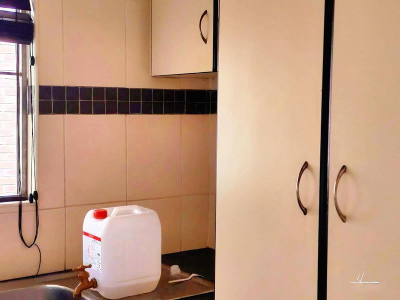 Affordable 2-Bedroom Apartment in a Secure, Well-Maintained Complex - Photo 6