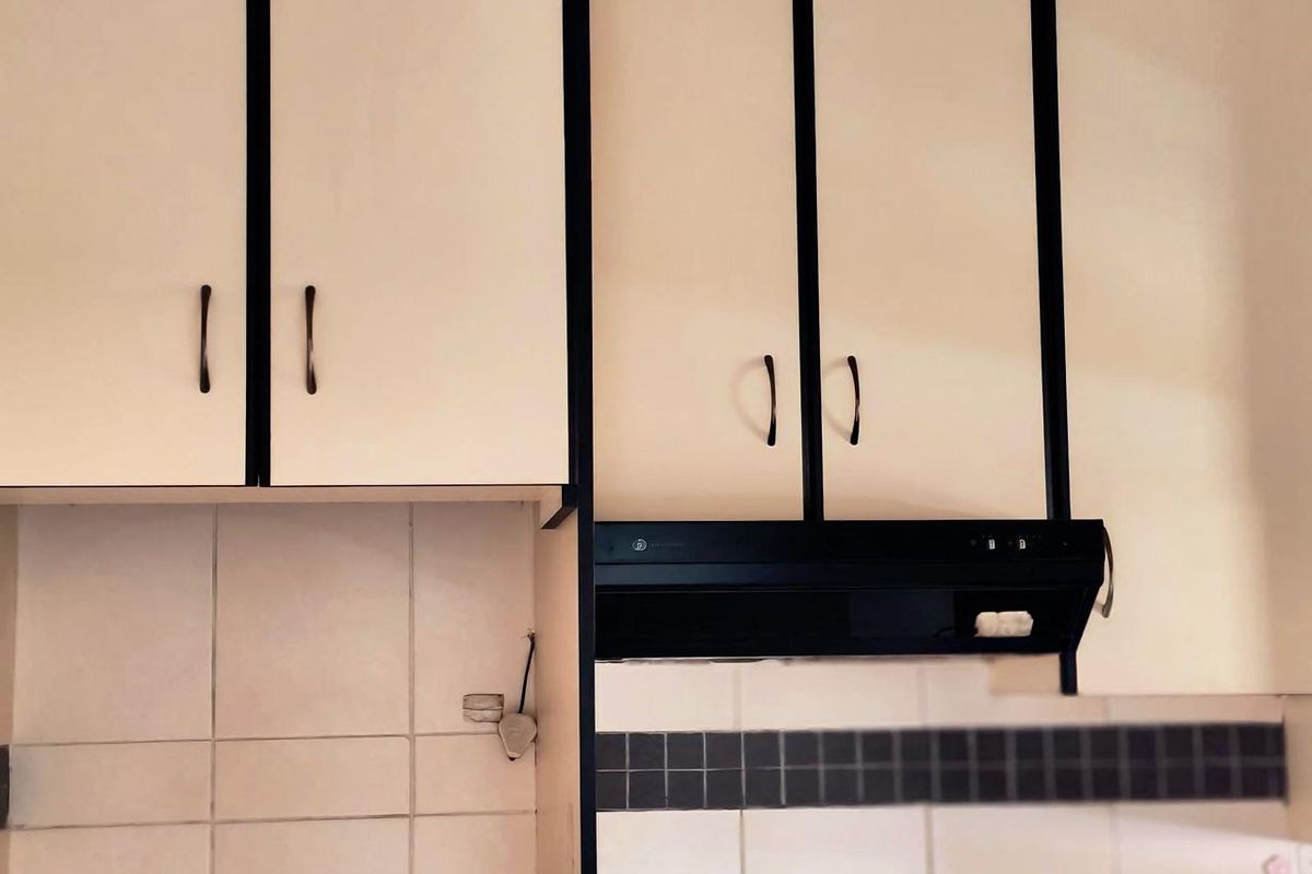 Affordable 2-Bedroom Apartment in a Secure, Well-Maintained Complex - Photo 4