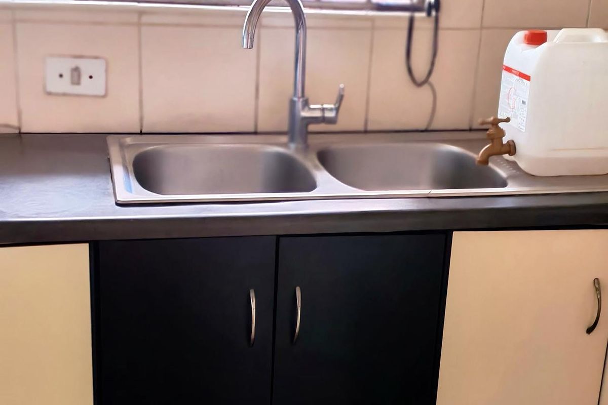 Affordable 2-Bedroom Apartment in a Secure, Well-Maintained Complex - Photo 5