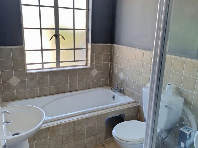 2 bedroom 1 bathroom ground floor apartment in Castle View,Germiston available for sale - Photo 9