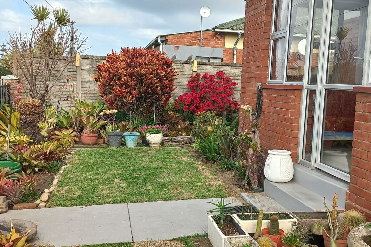 Sun, Sea & Serenity – Reduced!! Immaculate home with flat and a Jacuzzi in West Bank, Close to Schools, shops and West Bank Golf Course. - Photo 2