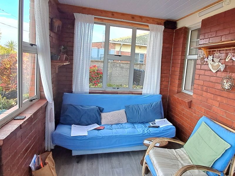 Sun, Sea & Serenity – Reduced!! Immaculate home with flat and a Jacuzzi in West Bank, Close to Schools, shops and West Bank Golf Course. - Photo 7