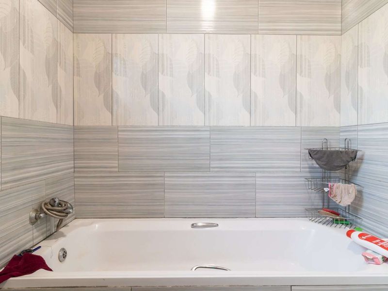 Charming 2-bedroom Home -Secure Convenient & Move-in Ready - Photo 5