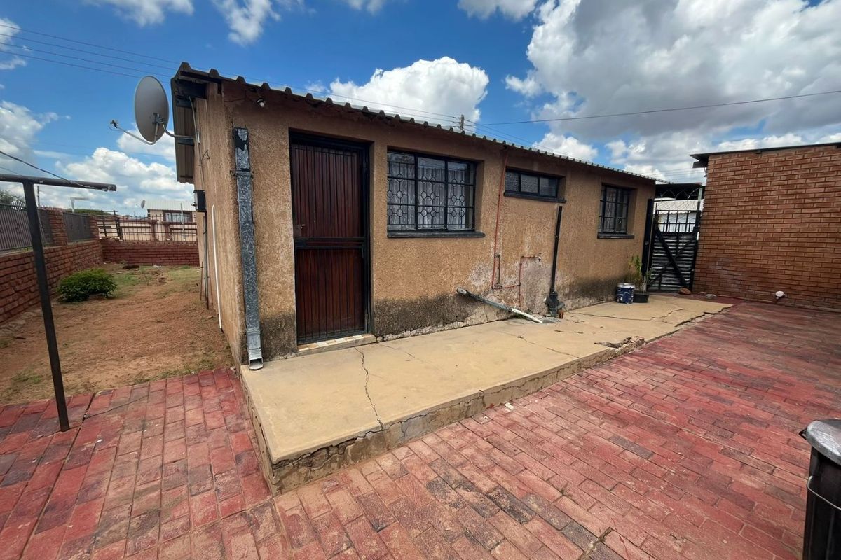 2 bedroom house Soshanguve -F - Photo 5