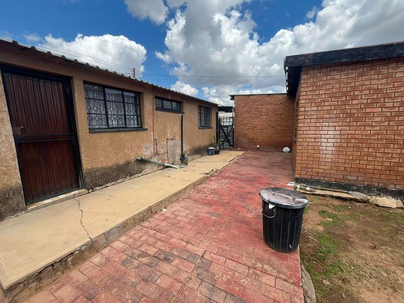 2 bedroom house Soshanguve -F - Photo 6