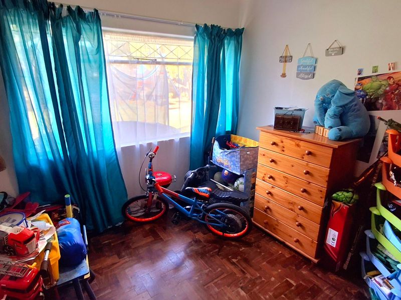 Conveniently Located 3-Bedroom Property – Walk to Schools & Town Centre - Photo 10