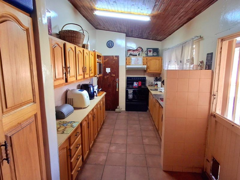 Conveniently Located 3-Bedroom Property – Walk to Schools & Town Centre - Photo 1