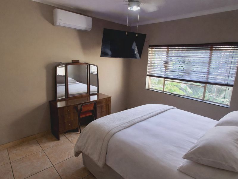 Family Home Close to Schools & Shopping Centre – With Solar Inverter System - Photo 9