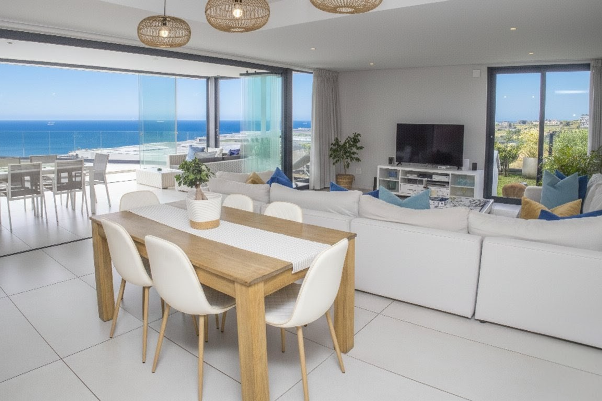 Balize Private Estate - Immaculate, move-in ready coastal Villa - entertainer's dream with uninterrupted seaviews - secure your home in this booming coastal precinct  - Photo 5