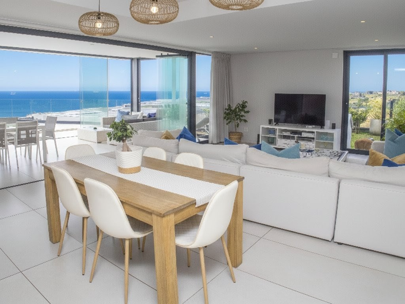 Balize Private Estate - Immaculate, move-in ready coastal Villa - entertainer's dream with uninterrupted seaviews - secure your home in this booming coastal precinct  - Photo 4