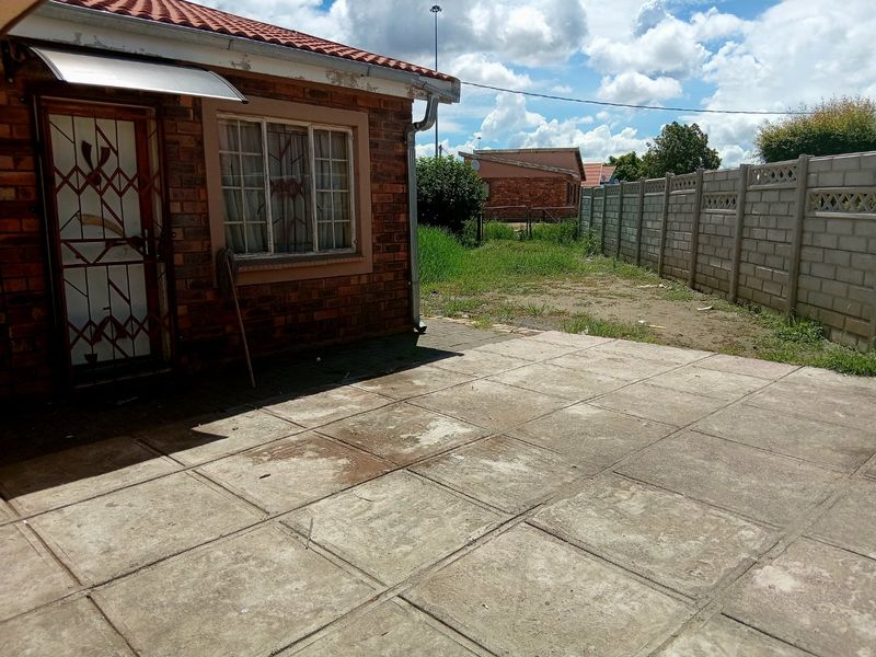 3 Bedroom Housse  - Photo 4