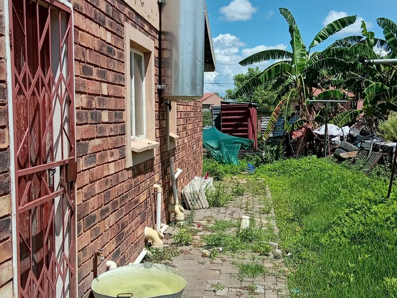 3 Bedroom Housse  - Photo 5