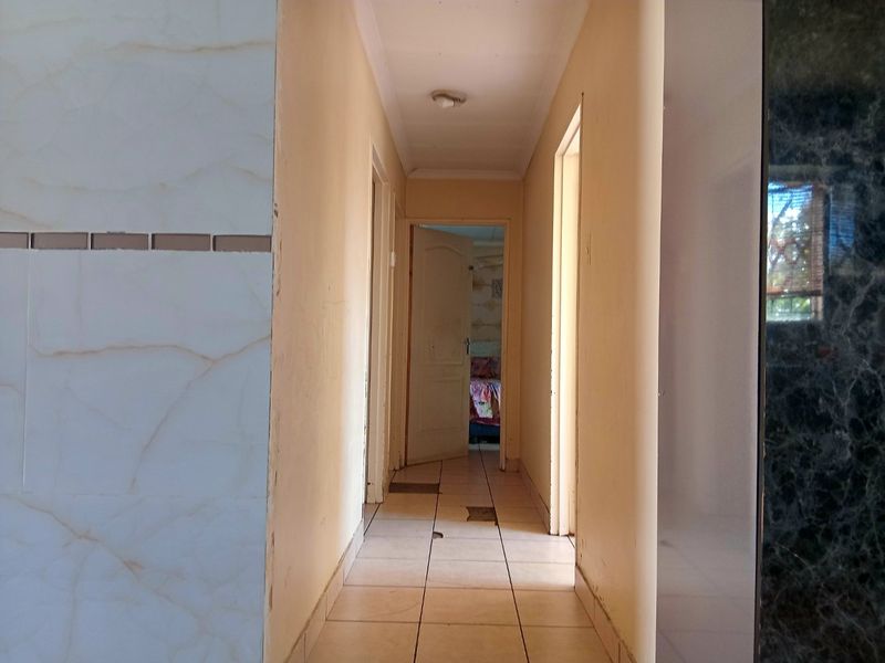 3 Bedroom Housse  - Photo 9