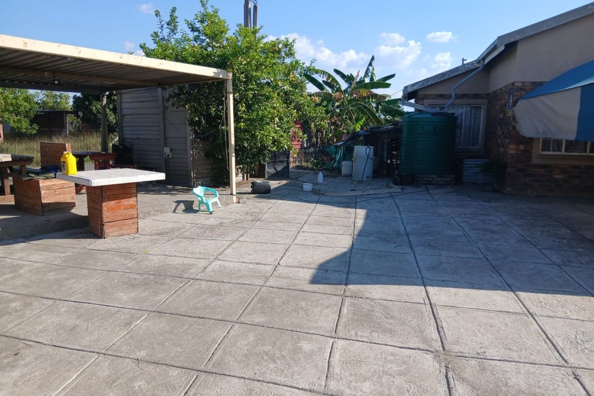 3 Bedroom Housse  - Photo 3