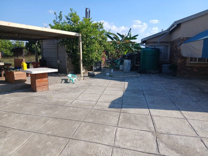 3 Bedroom Housse  - Photo 3