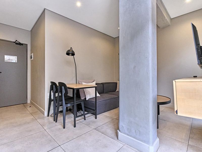 Furnished 1-Bedroom Hotel Apartment for Sale in Sandton - Photo 4