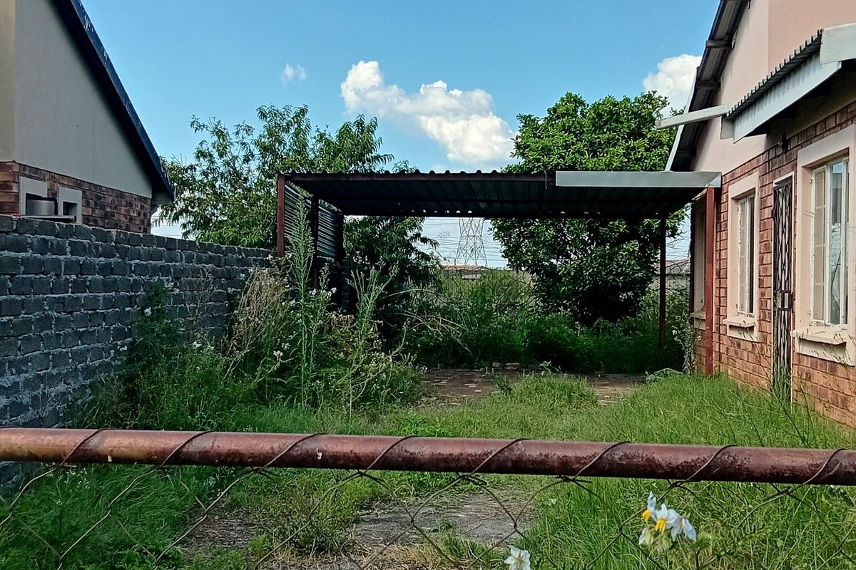 3 Bedroom House - Photo 3