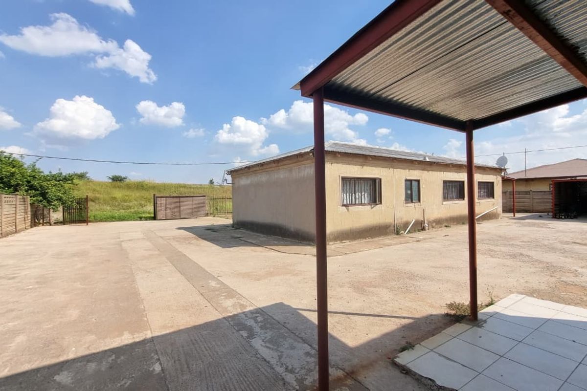 Home with endless possiblities  - Photo 4