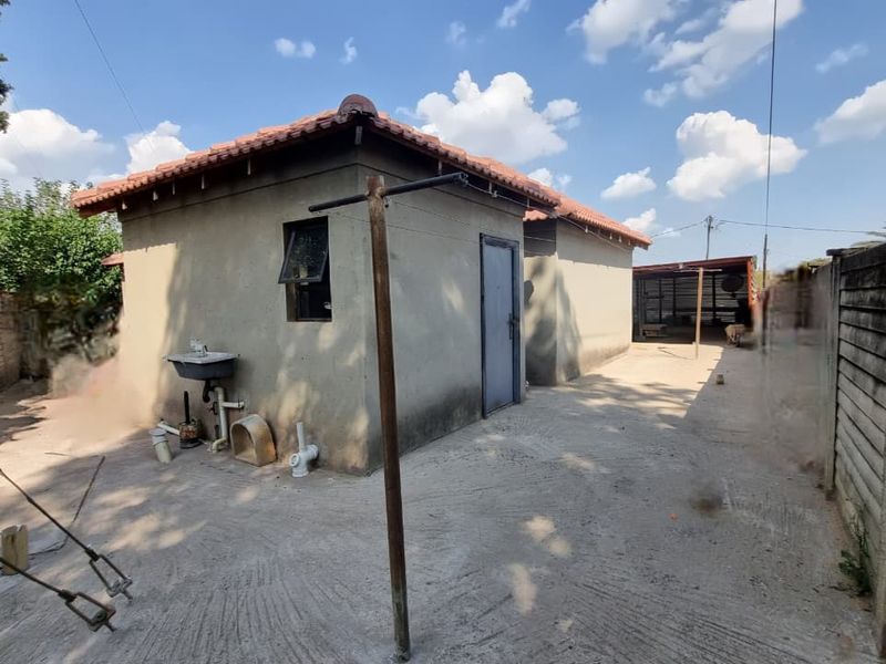 Home with endless possiblities  - Photo 5