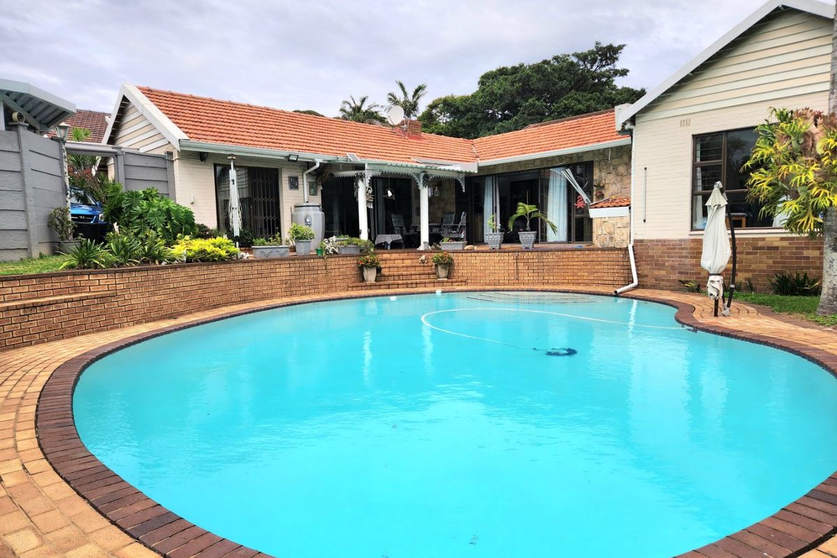 Stunning Family Home with 3 flatlets - Photo 2