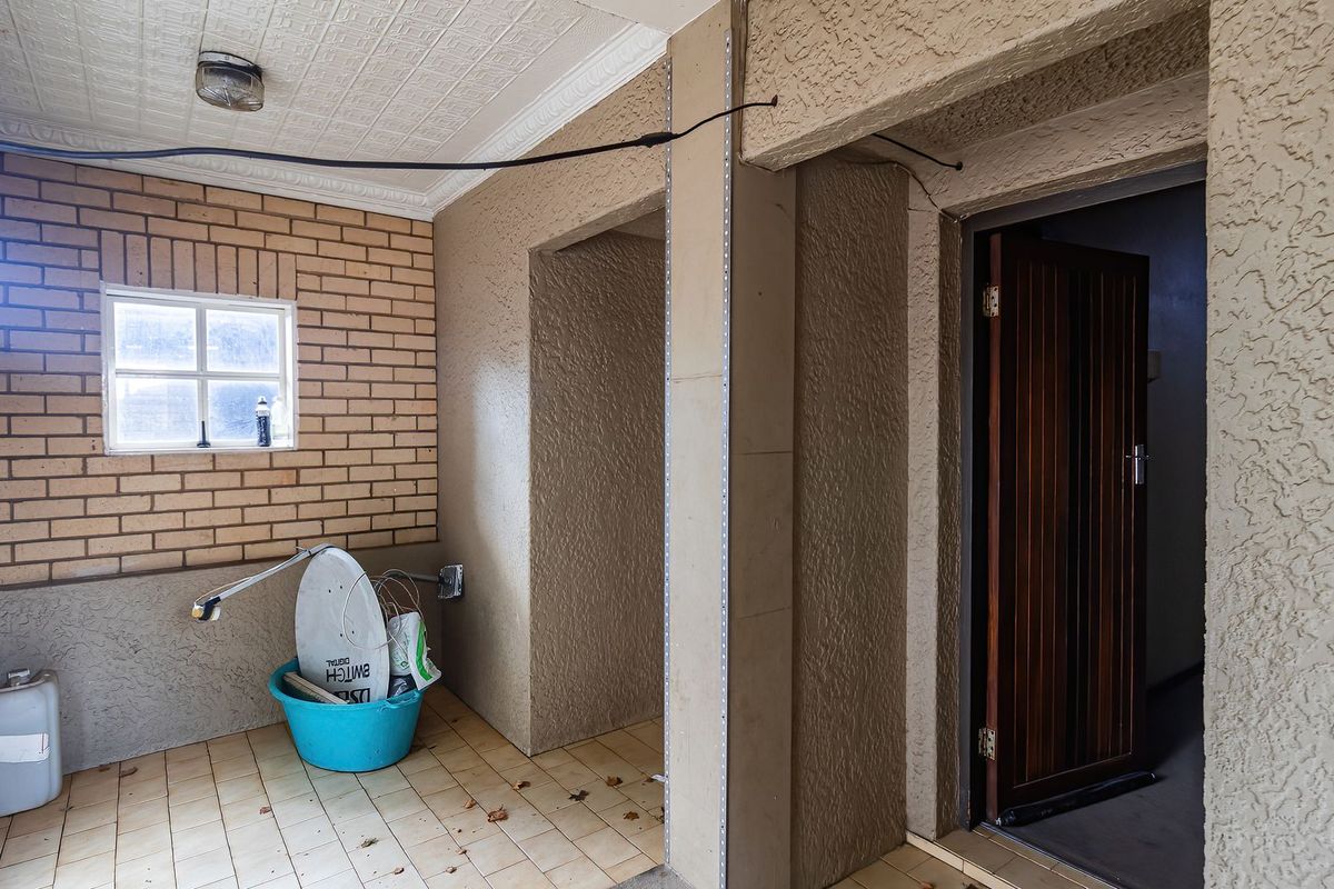 Fully Tenanted Income-Generating Semi-Detached Property – Malvern - Photo 3