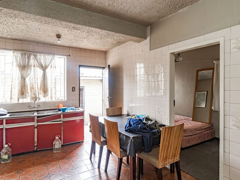 Fully Tenanted Income-Generating Semi-Detached Property – Malvern - Photo 10