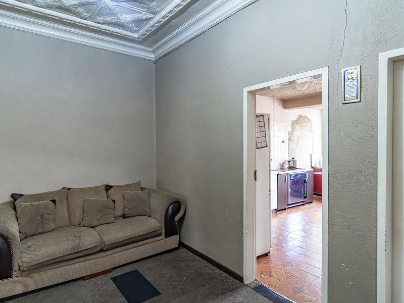 Fully Tenanted Income-Generating Semi-Detached Property – Malvern - Photo 9