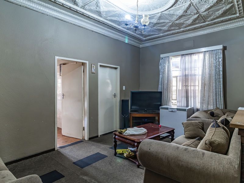 Fully Tenanted Income-Generating Semi-Detached Property – Malvern - Photo 8