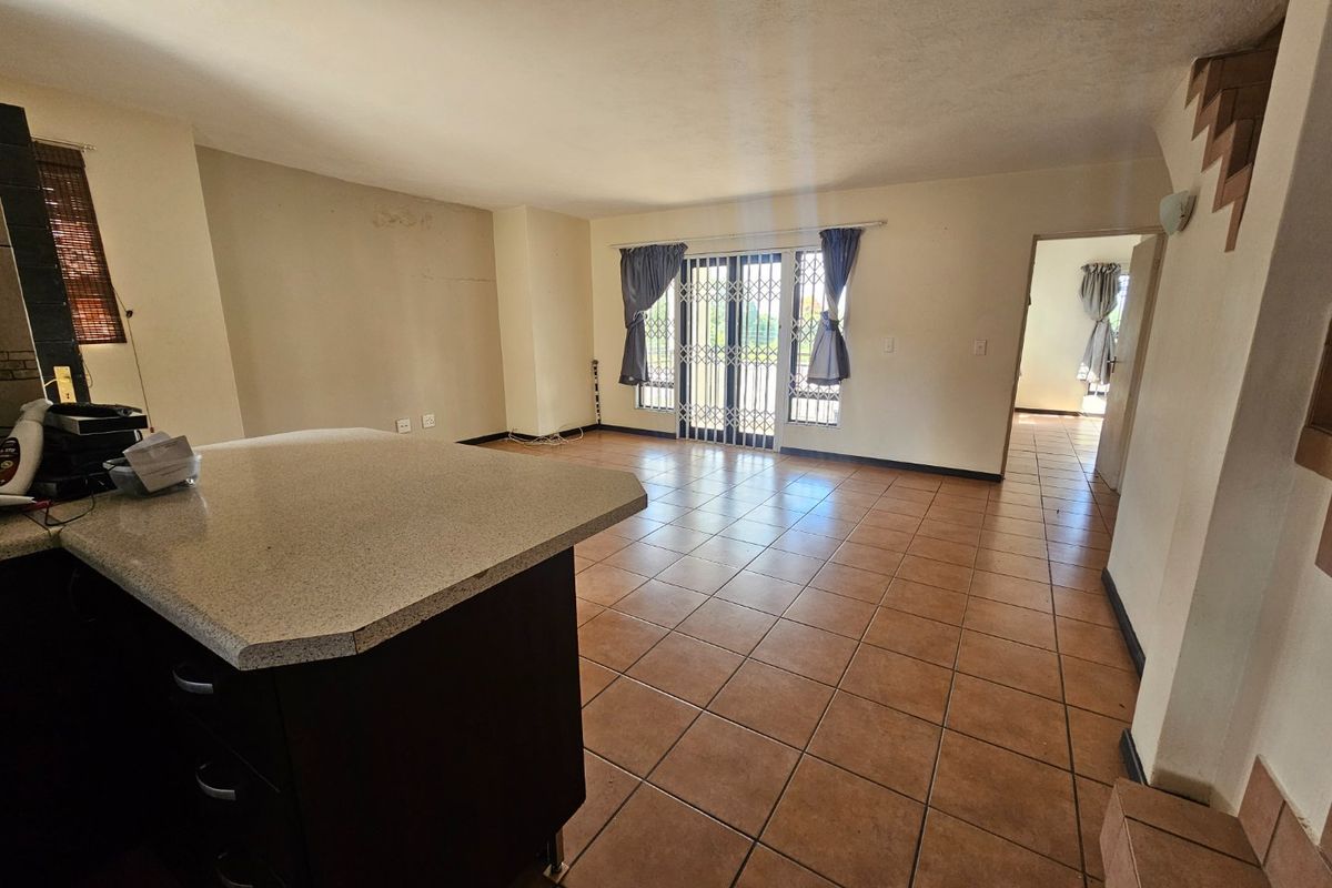 Family Home, Safe Complex, Centrally Located - Photo 5