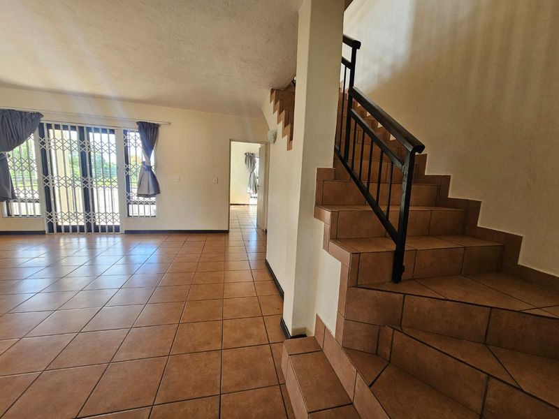 Family Home, Safe Complex, Centrally Located - Photo 4