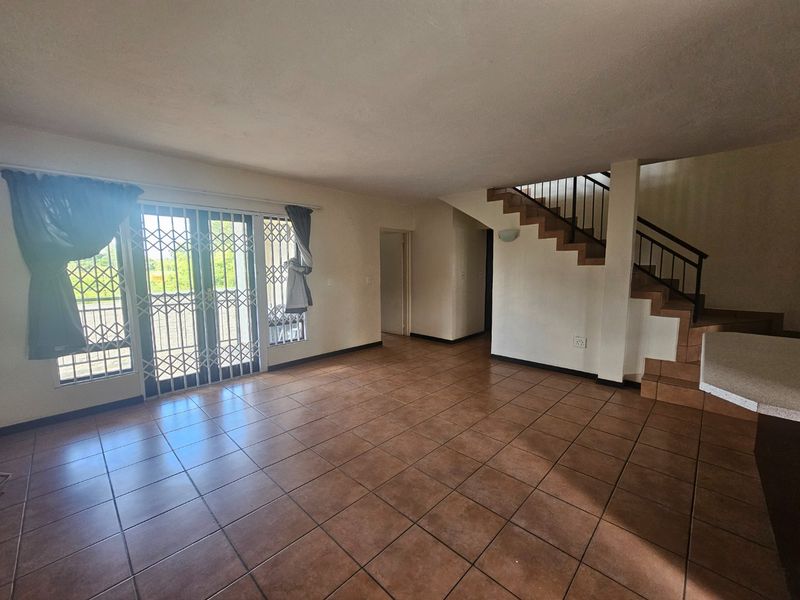 Family Home, Safe Complex, Centrally Located - Photo 3