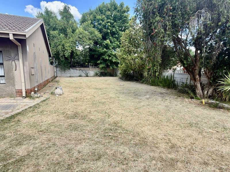 3 Bedroom House For Sale in La Hoff - Photo 3