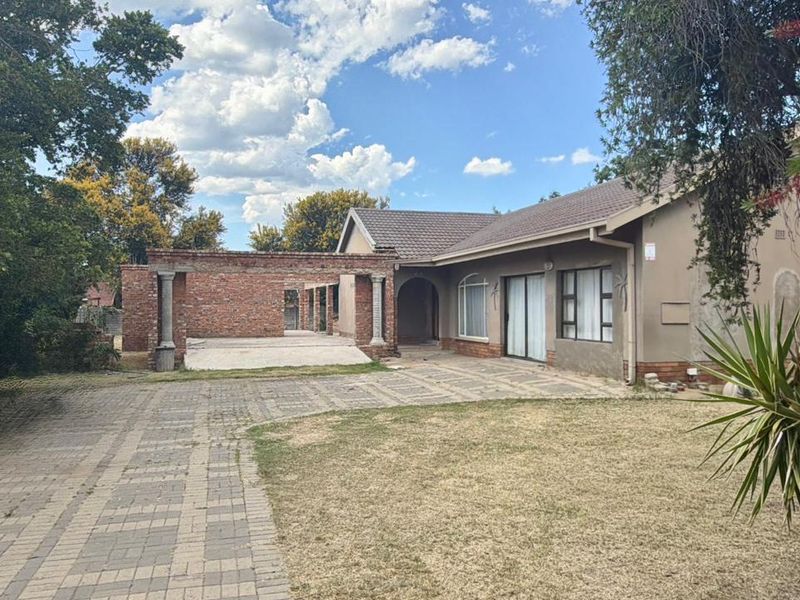 Lovely family home for sale in La Hoff. - Photo 6