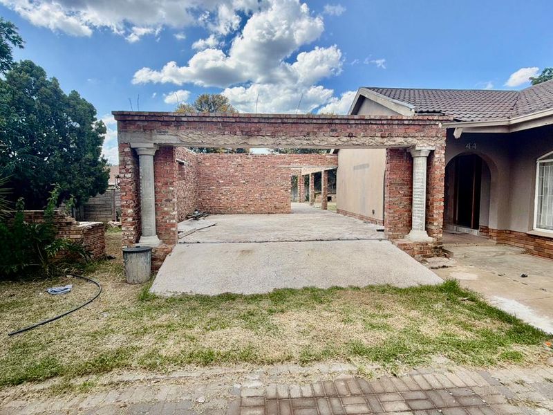 Lovely family home for sale in La Hoff. - Photo 5