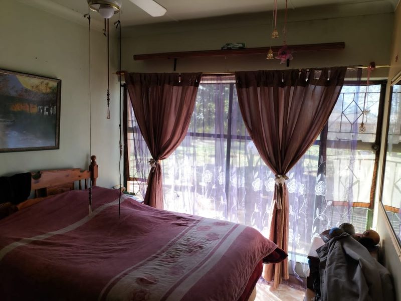 Charming Family Home in Meiringspark Ext 2 Close to Meiringspark Primary School - Photo 7