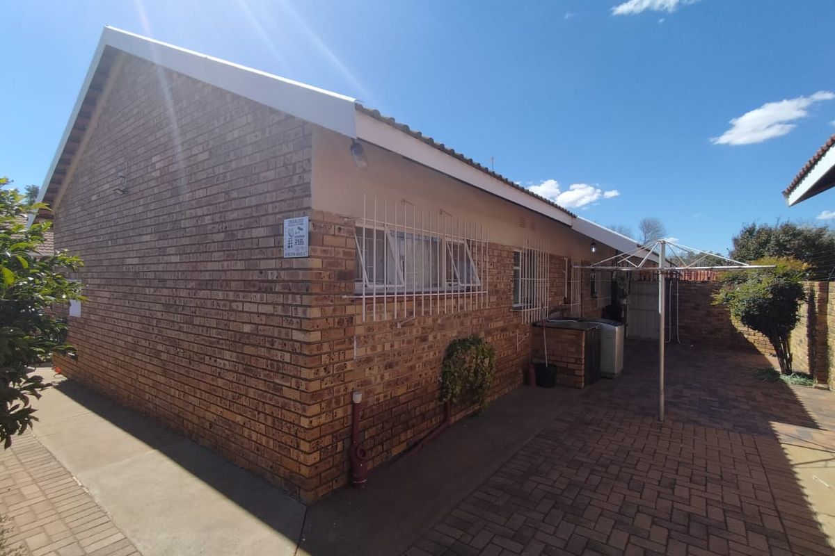 Secure Two Bedroom Townhouse in Stilfontein Ext 4 - Photo 4