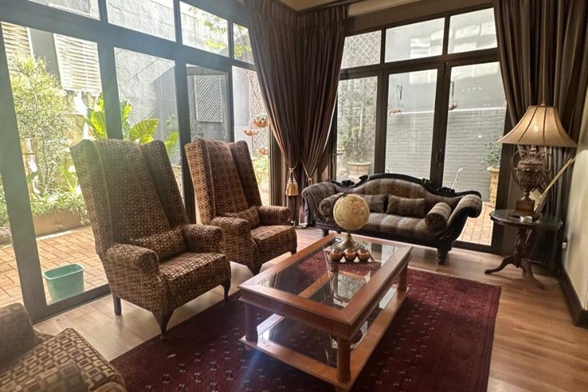 Stunning Modern and neat Commercial Property for Sale in Klerksdorp!!!! - Photo 4