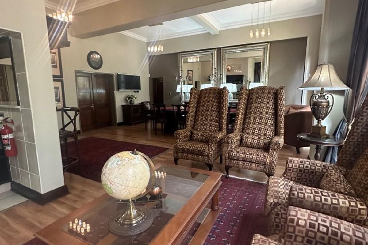 Stunning Modern and neat Commercial Property for Sale in Klerksdorp!!!! - Photo 2