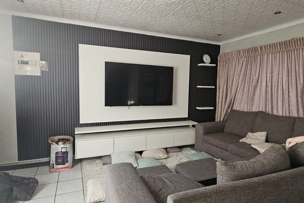 3 Bed 1 bath town house for sale in Country view - Photo 5