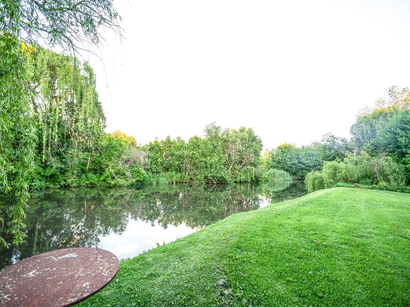 The Ultimate Entertainer’s Dream on the River in Henley on Klip! - Photo 9