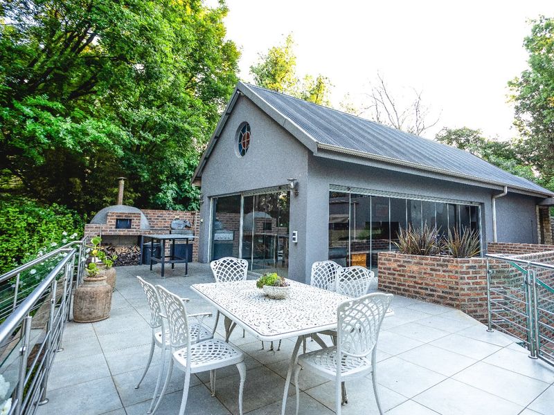 The Ultimate Entertainer’s Dream on the River in Henley on Klip! - Photo 10