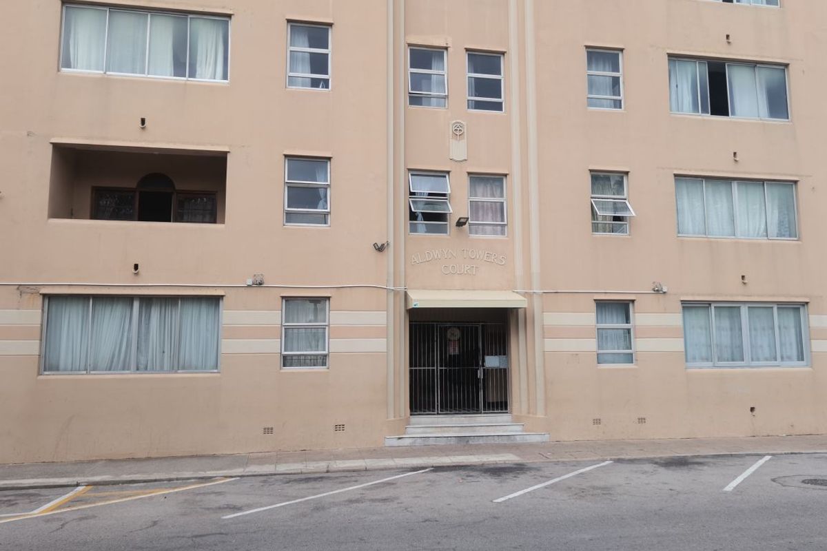 3 bedroom apartment for sale - Photo 2