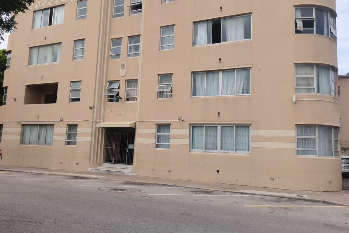 3 bedroom apartment for sale - Photo 3