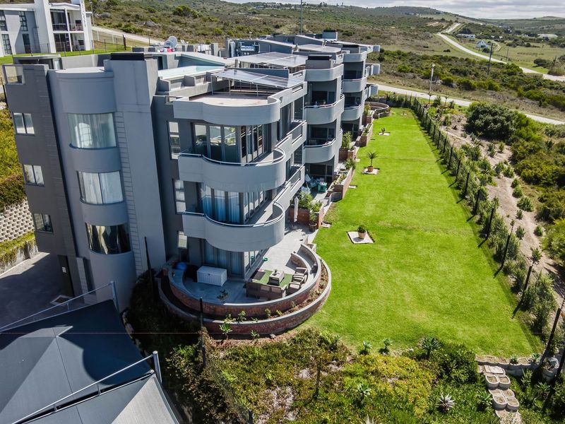 MODERN GROUND FLOOR APARTMENT IN SECURE COMPLEX - Photo 2