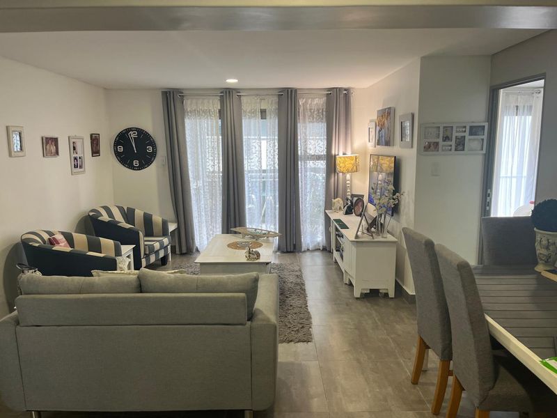 MODERN GROUND FLOOR APARTMENT IN SECURE COMPLEX - Photo 7