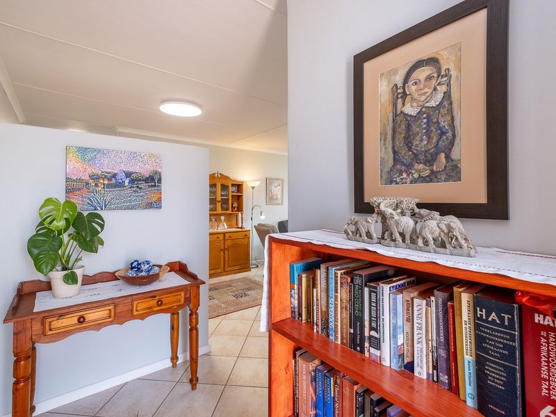 Neat Face-Brick Home In Fairview Gardens - Photo 3