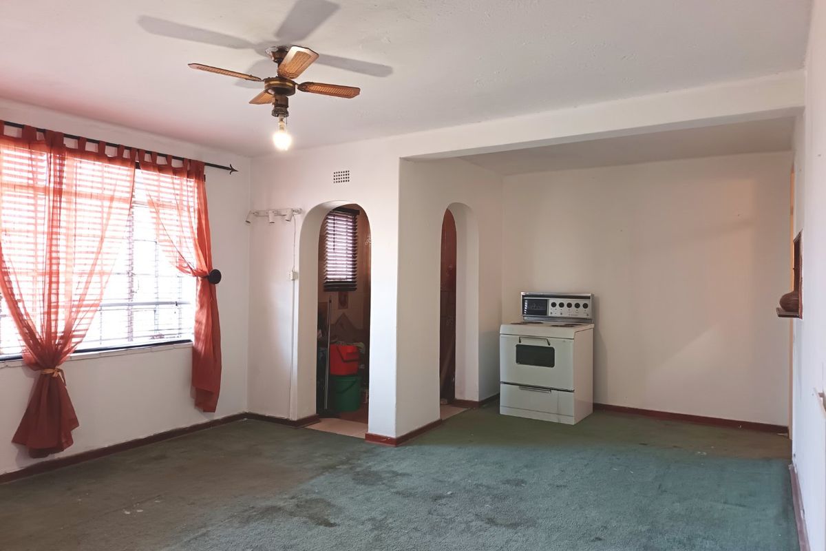 2 BEDROOM APARTMENT FOR SALE - Photo 4