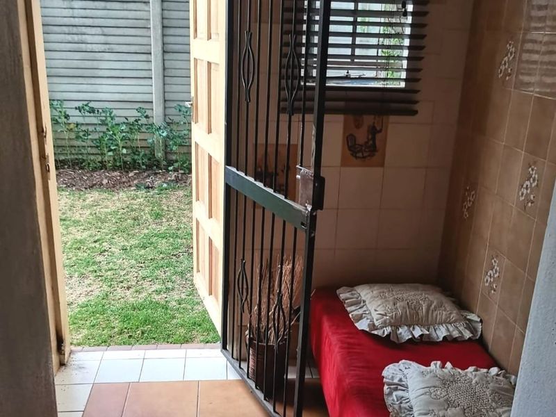 2 BEDROOM APARTMENT FOR SALE - Photo 3