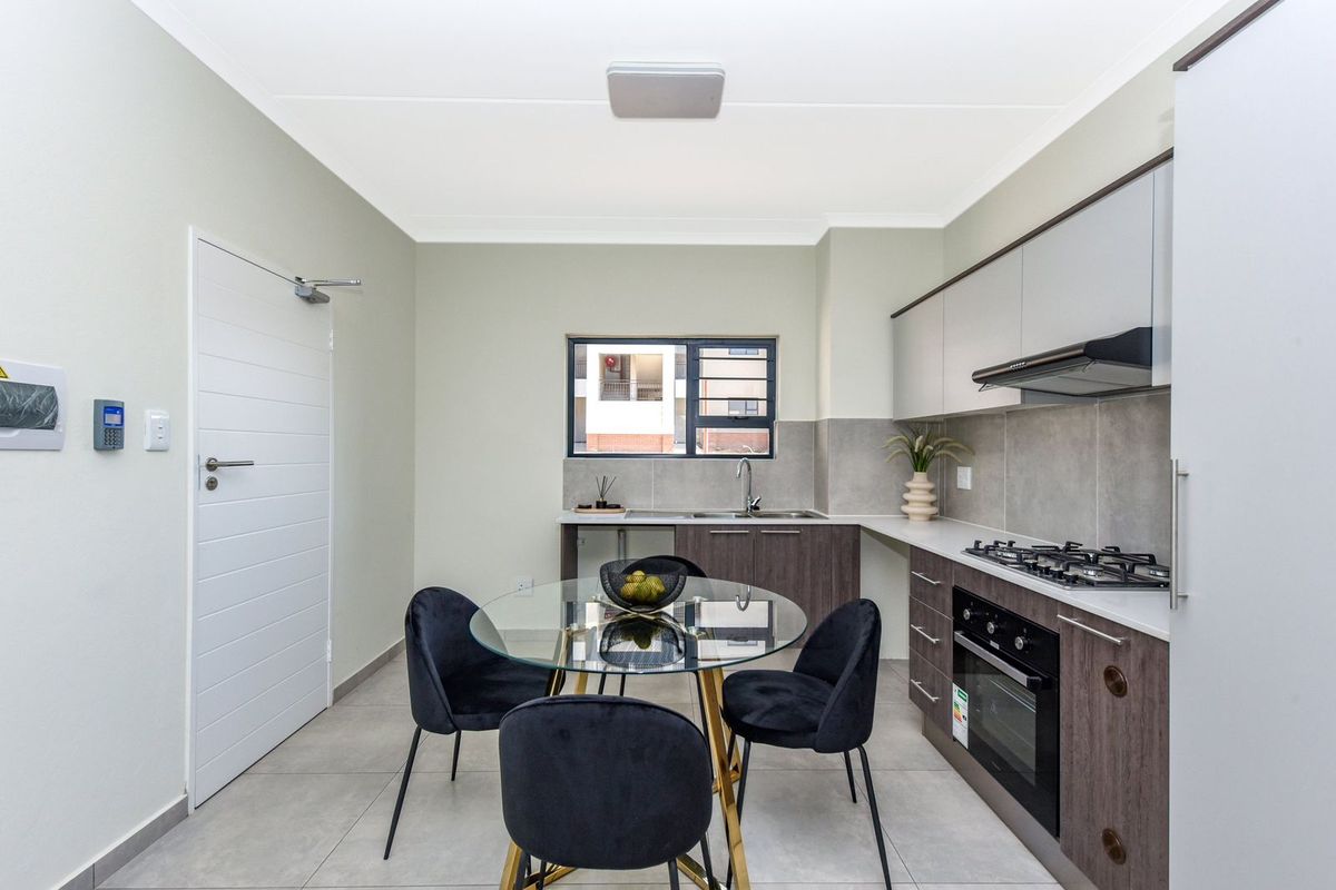 Modern Living at Its Best! - Photo 4