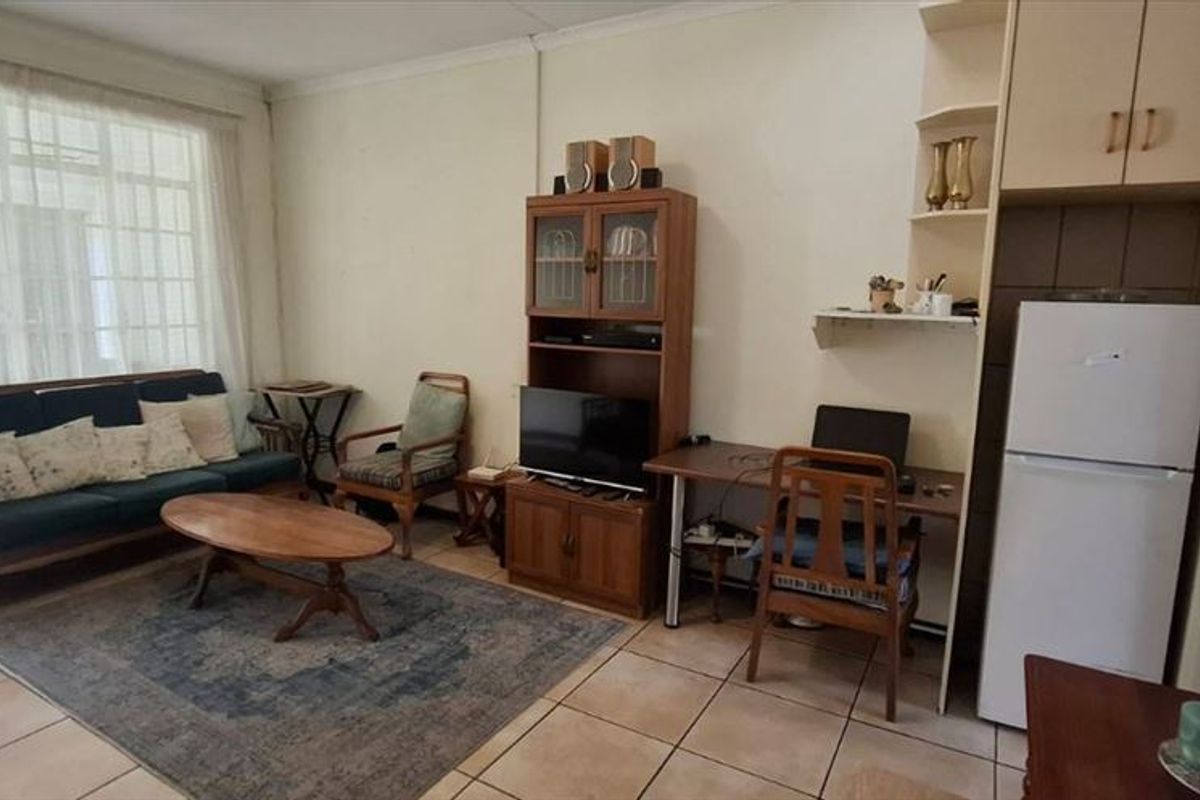 Charming and Comfortable Two-Bedroom Home - Photo 2